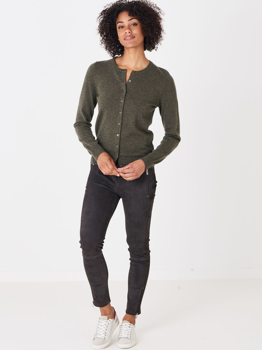 Basic-Strickjacke mit Rundhalsausschnitt aus Bio-Kaschmir image number 167