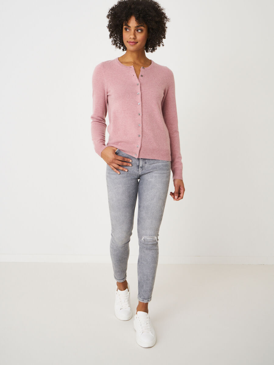 Basic-Strickjacke mit Rundhalsausschnitt aus Bio-Kaschmir image number 175