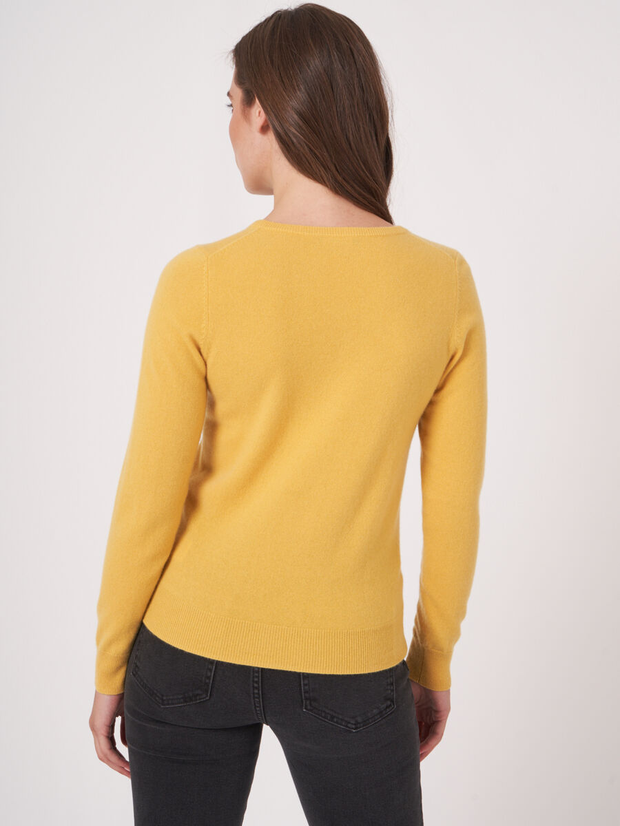 Classic cashmere cardigan for women - crew neck image number 1