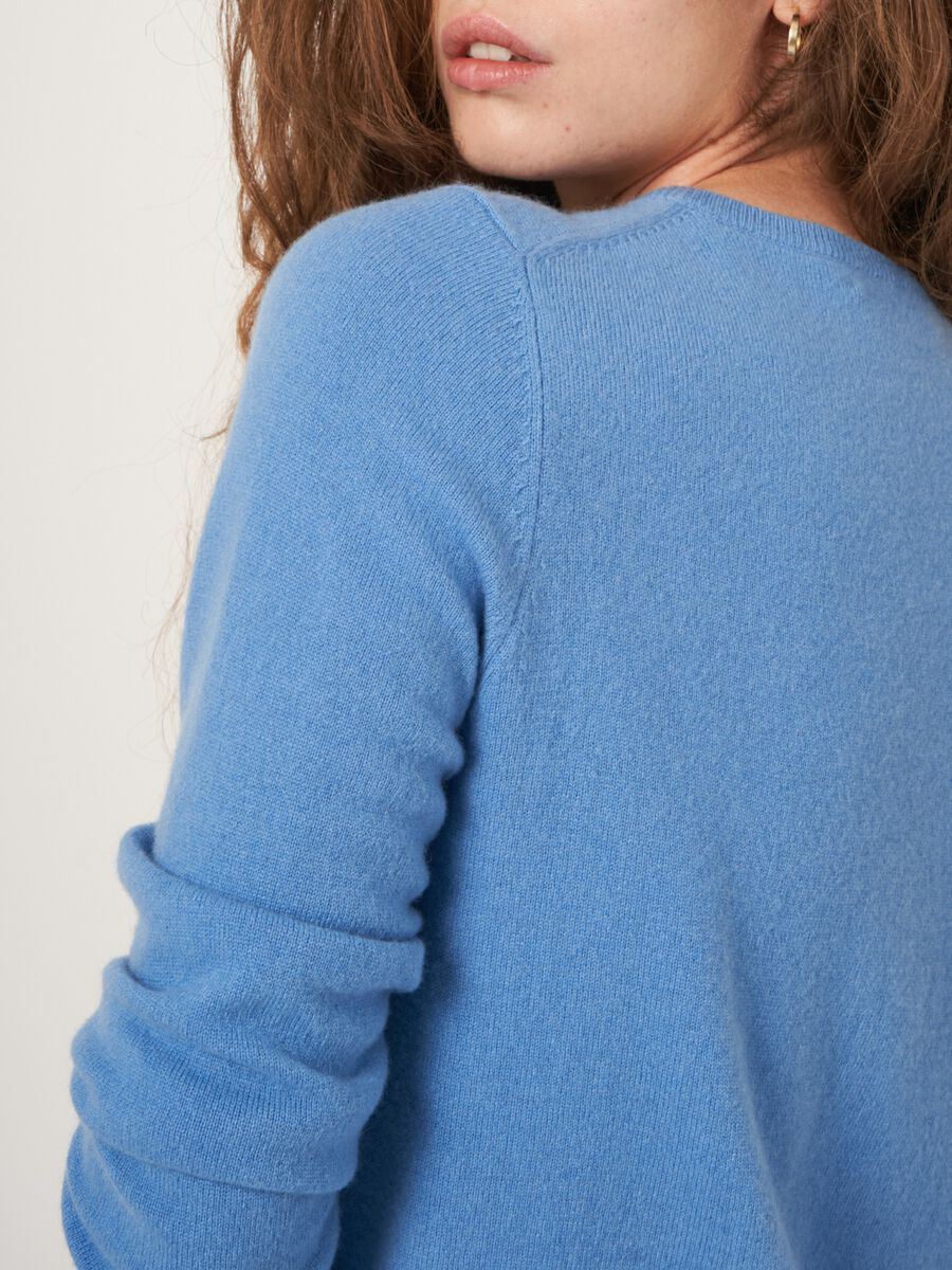 Basic-Strickjacke mit Rundhalsausschnitt aus Bio-Kaschmir image number 109