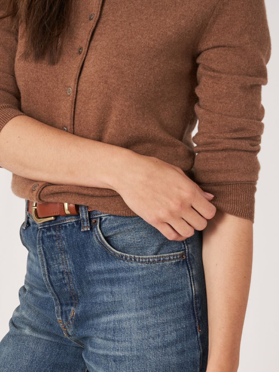 Basic-Strickjacke mit Rundhalsausschnitt aus Bio-Kaschmir image number 114