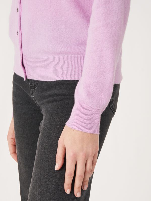 Basic-Strickjacke mit Rundhalsausschnitt aus Bio-Kaschmir image number 4