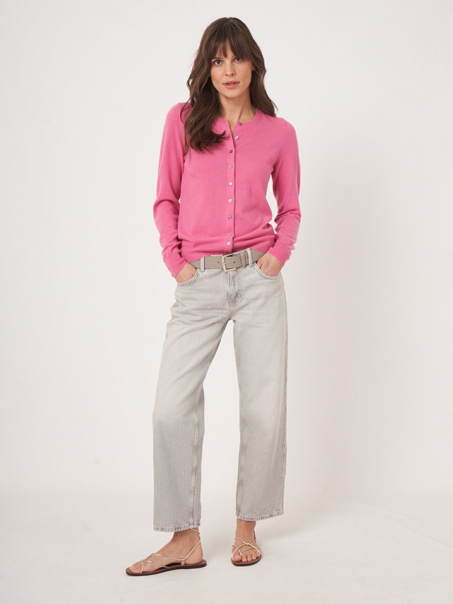 Basic-Strickjacke mit Rundhalsausschnitt aus Bio-Kaschmir image number 53