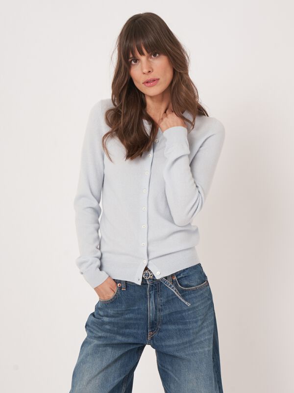 Cardigan basique en cachemire image number 3