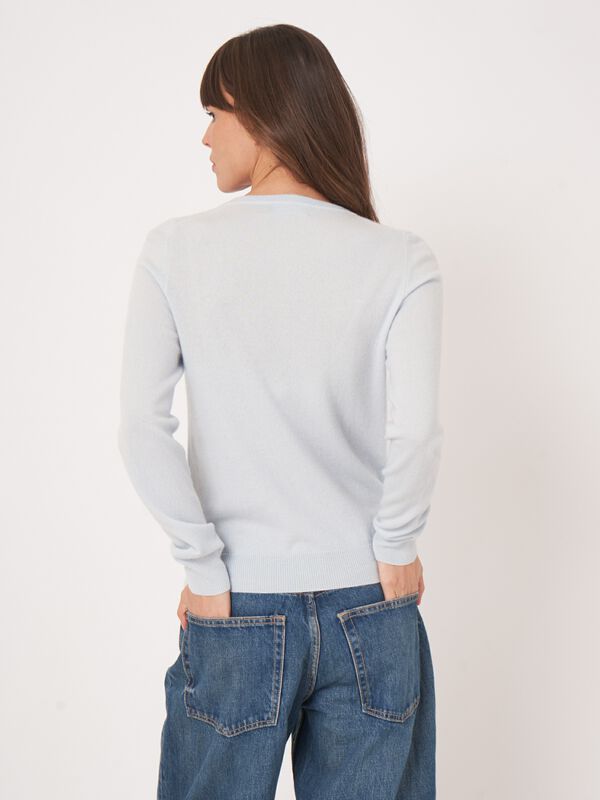 Cardigan basique en cachemire image number 4