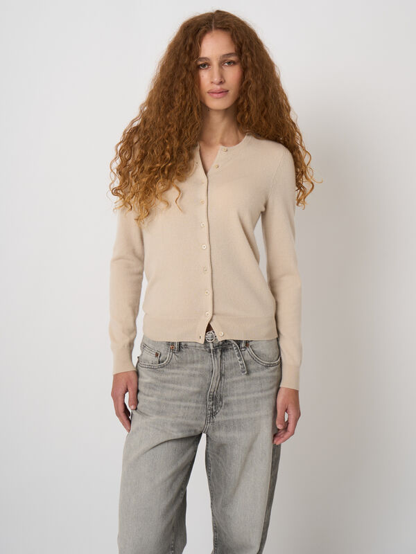 100% cashmere fijngebreide cardigan image number 2