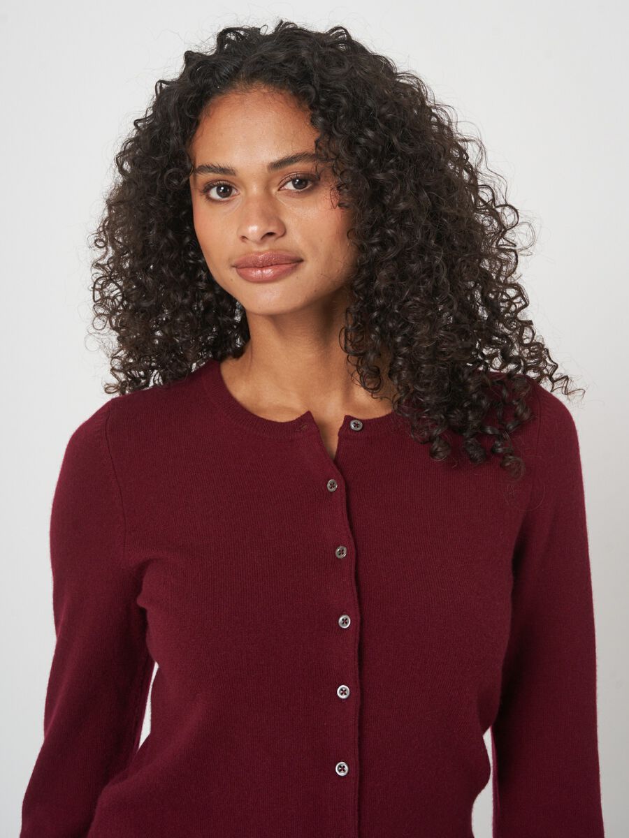 Basic-Strickjacke mit Rundhalsausschnitt aus Bio-Kaschmir image number 1