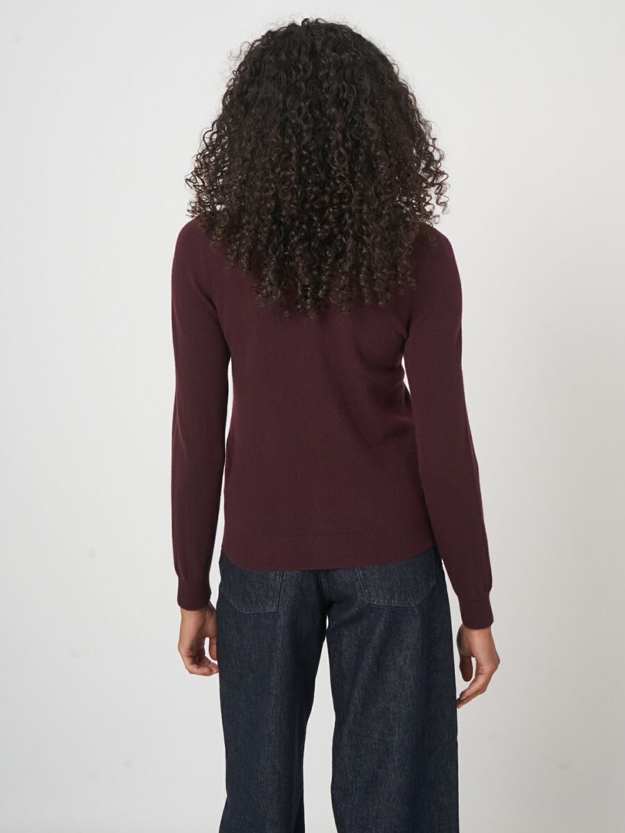 Organisch kasjmier vest met ronde hals image number 4