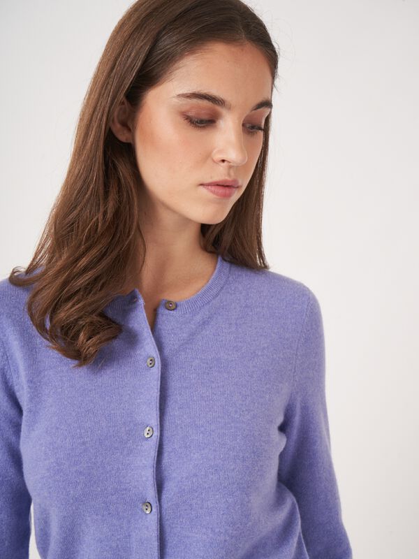 Korte cardigan met ronde hals van biologisch cashmere image number 2