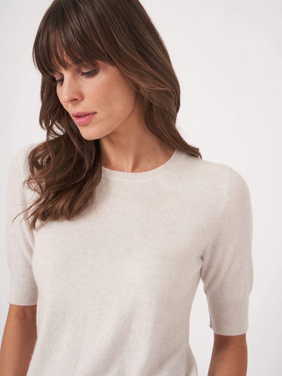 Pull manches courtes en cachemire image number 2