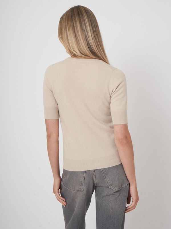 Basic Kurzarm-Pullover aus Bio-Kaschmir image number 4