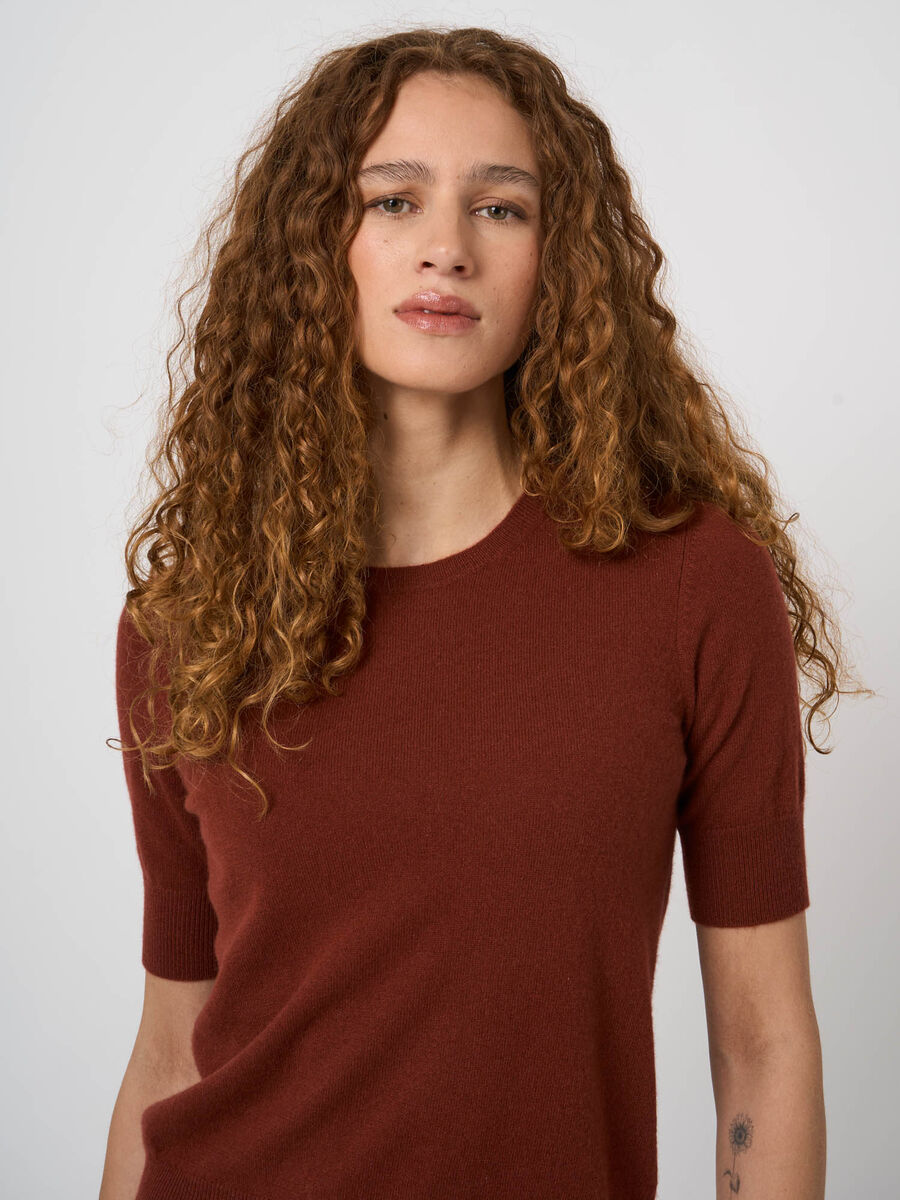 Slim Short-Sleeve Organic Cashmere Sweater image number 3