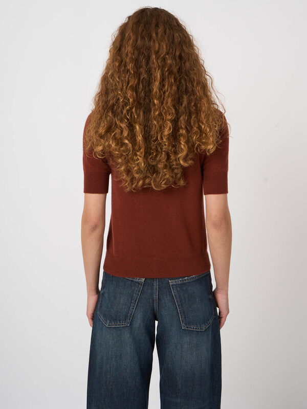 Slim Short-Sleeve Organic Cashmere Sweater image number 4