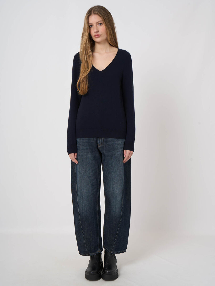 Essential 100% Kaschmir V-Ausschnitt-Pullover image number 2