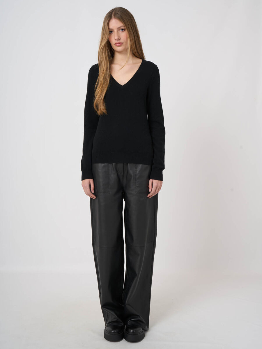 Pull col V en cachemire 100% essentiel image number 2