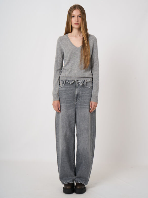 Organic Cashmere V-Neck Sweater image number 2