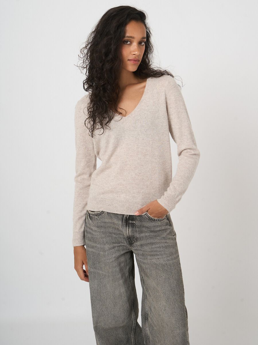 Damestrui met v-hals van organisch kasjmier image number 1