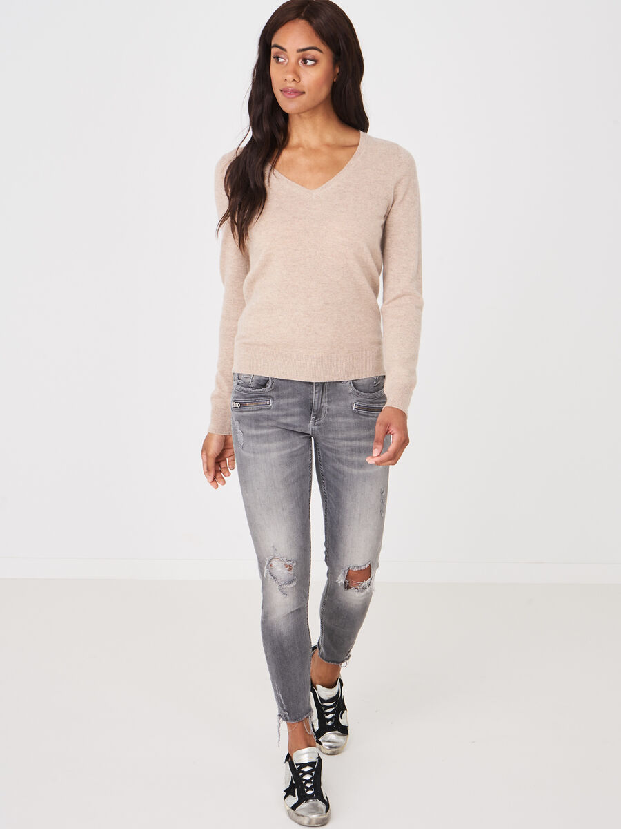 Basic organic cashmere v-neck jumper image number 91