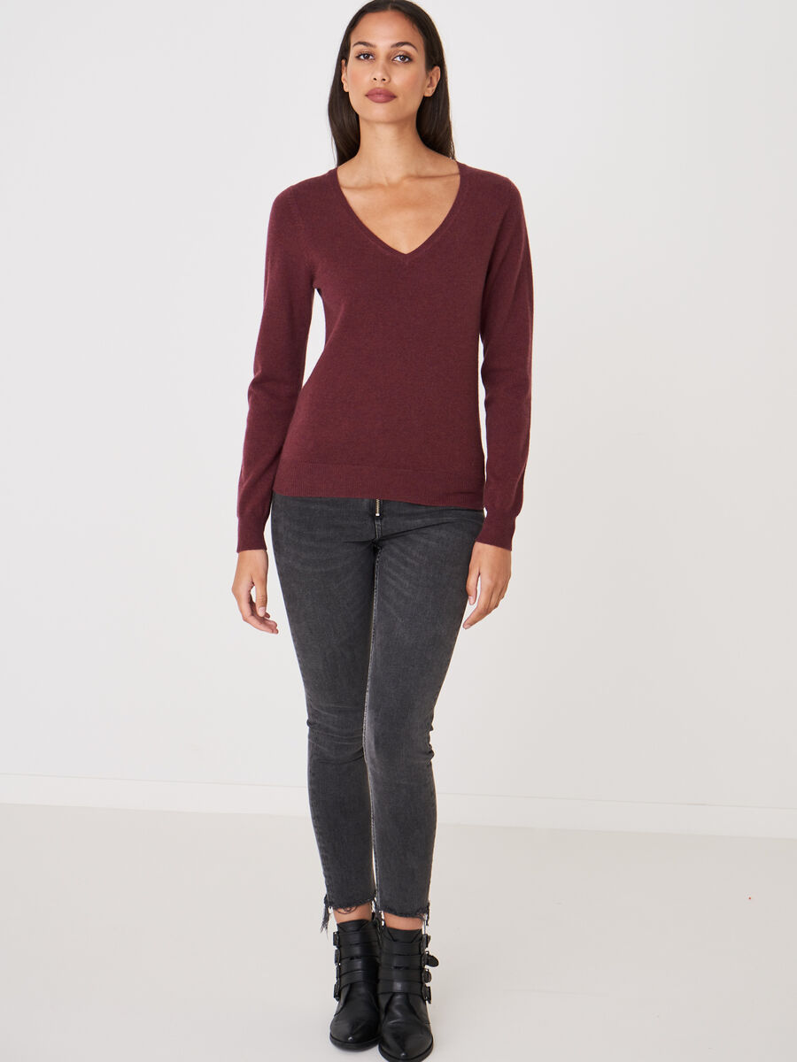 Basic organic cashmere v-neck jumper image number 115