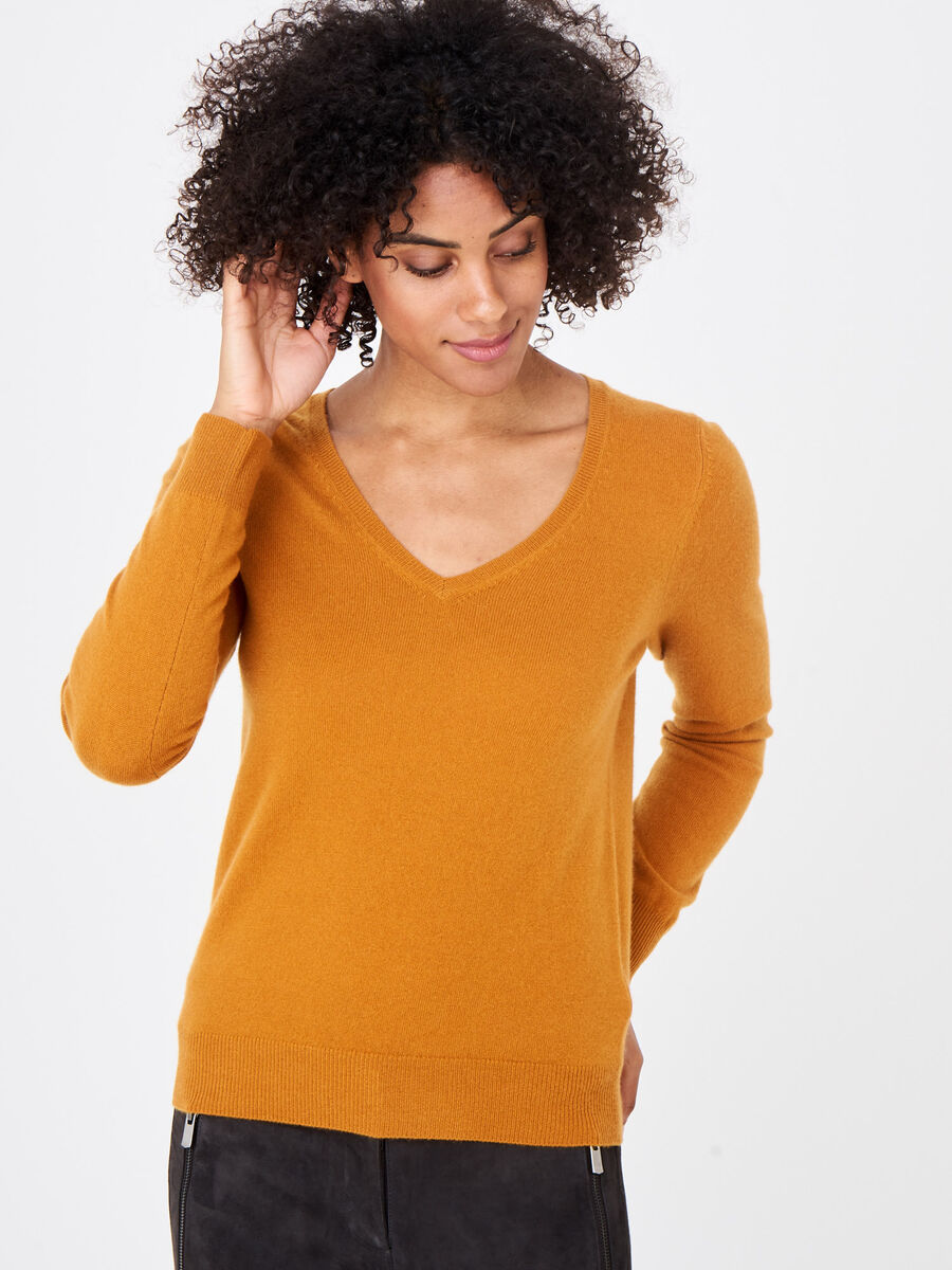Basic organic cashmere v-neck jumper image number 120