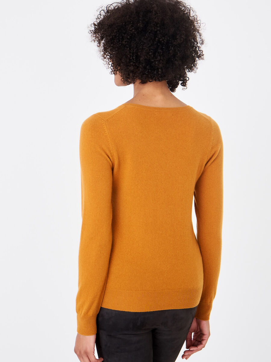 Basic organic cashmere v-neck jumper image number 121