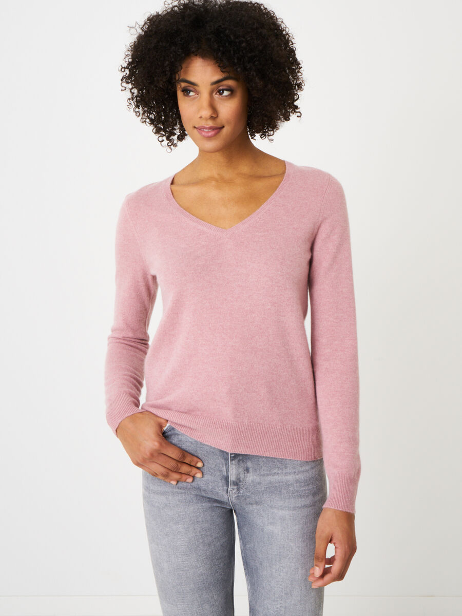Basic organic cashmere v-neck jumper image number 140