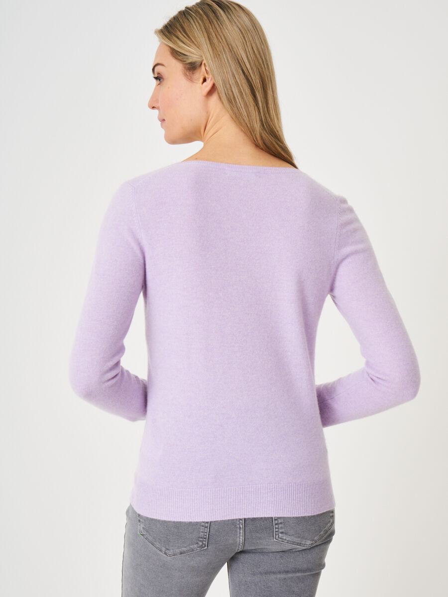 Basic organic cashmere v-neck jumper image number 149