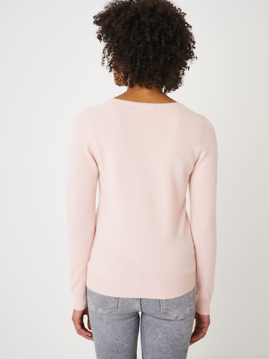 Basic organic cashmere v-neck jumper image number 153