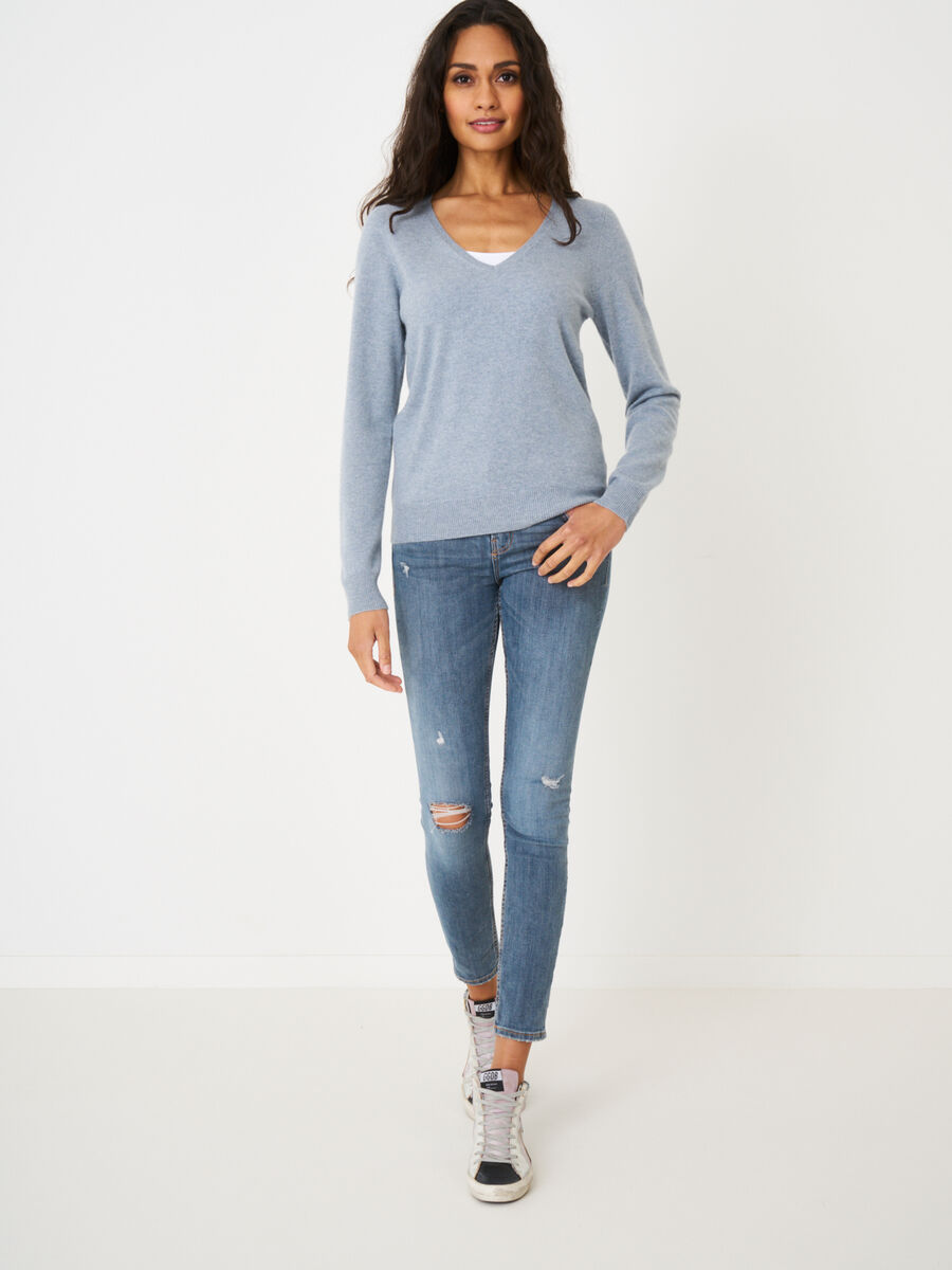 Basic organic cashmere v-neck jumper image number 163