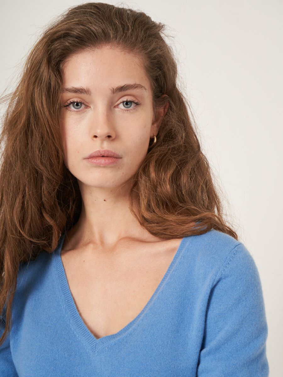 Basic-Pullover mit V-Ausschnitt aus Bio-Kaschmir image number 3