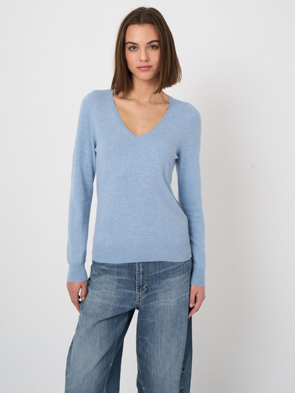 Essenti&euml;le 100% cashmere V-hals trui image number 2