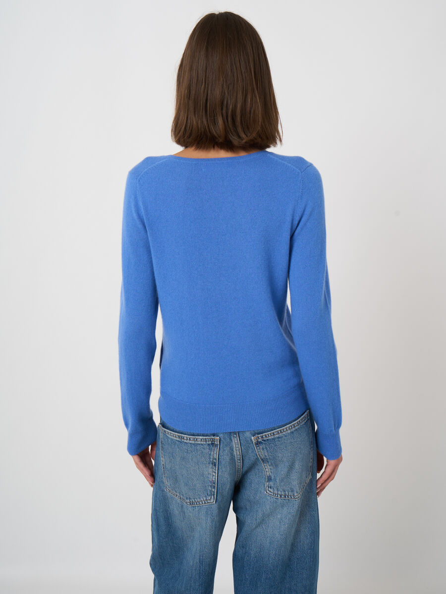 Organic Cashmere V-Neck Sweater image number 2