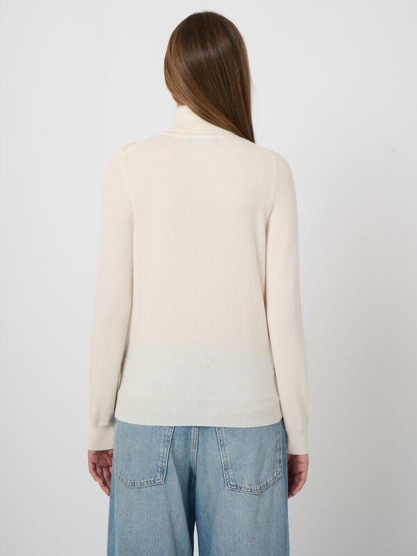 Basic Rollkragenpullover Aus Bio-Kaschmir image number 2