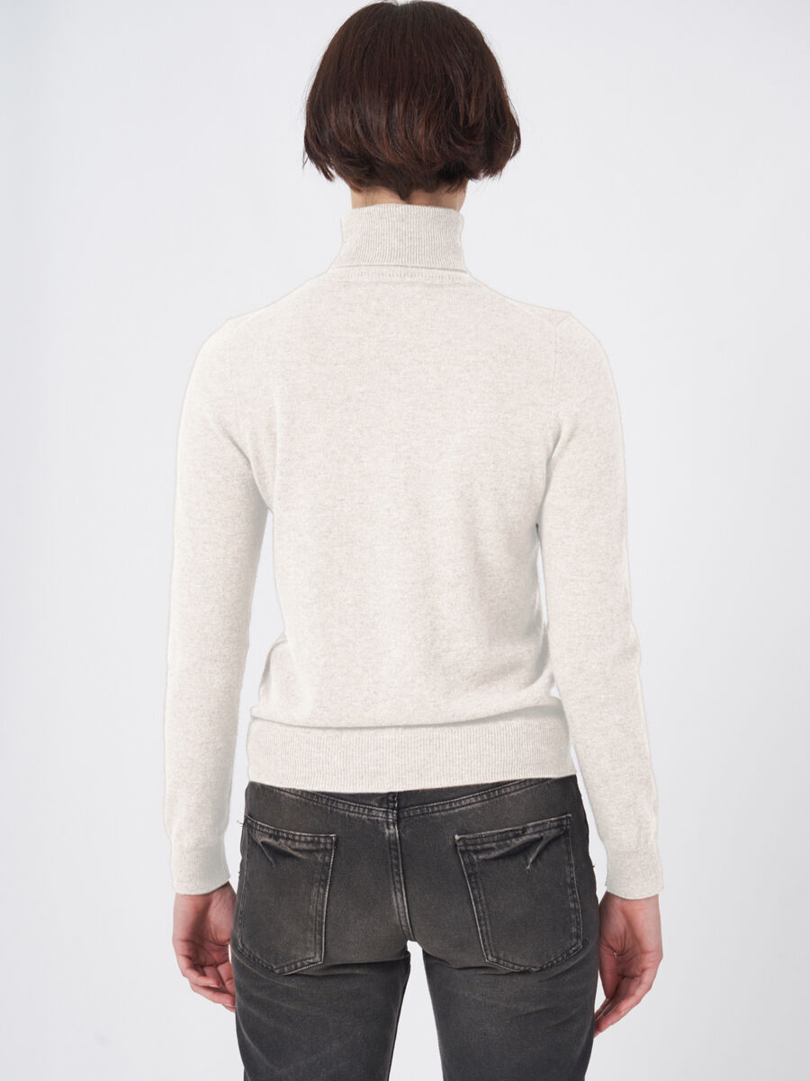 Basic-Rollkragenpullover aus Bio-Kaschmir image number 4
