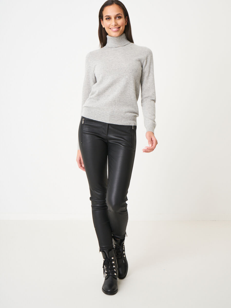 Basic organic cashmere turtleneck sweater image number 78