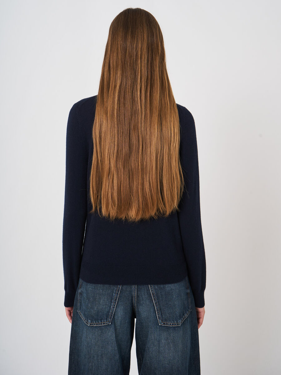 Basic-Rollkragenpullover aus Bio-Kaschmir image number 3