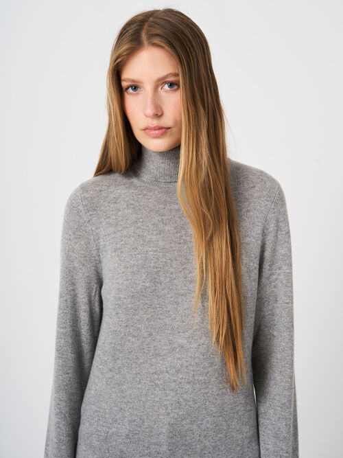 Pull basique &agrave; col roul&eacute; en cachemire biologique
