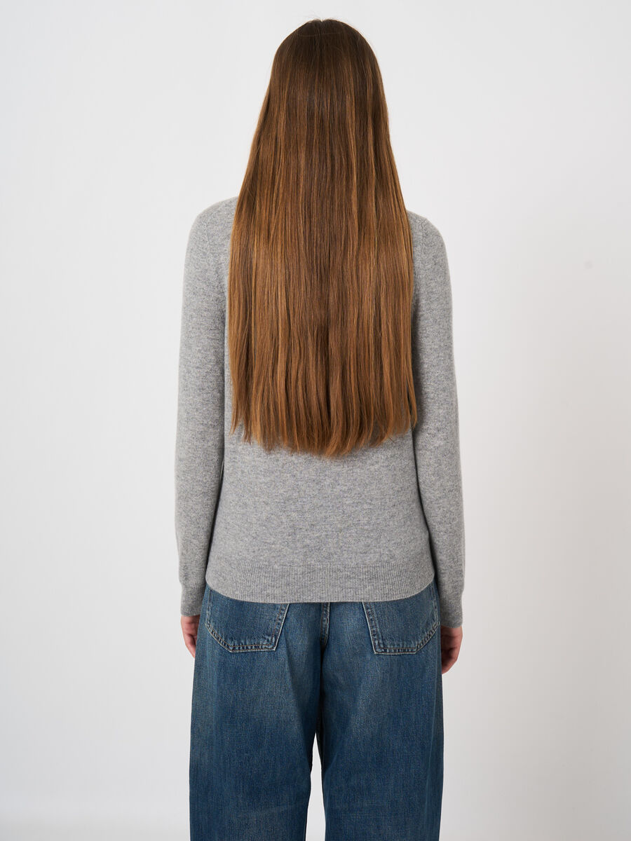 Basic organic cashmere turtleneck sweater image number 3