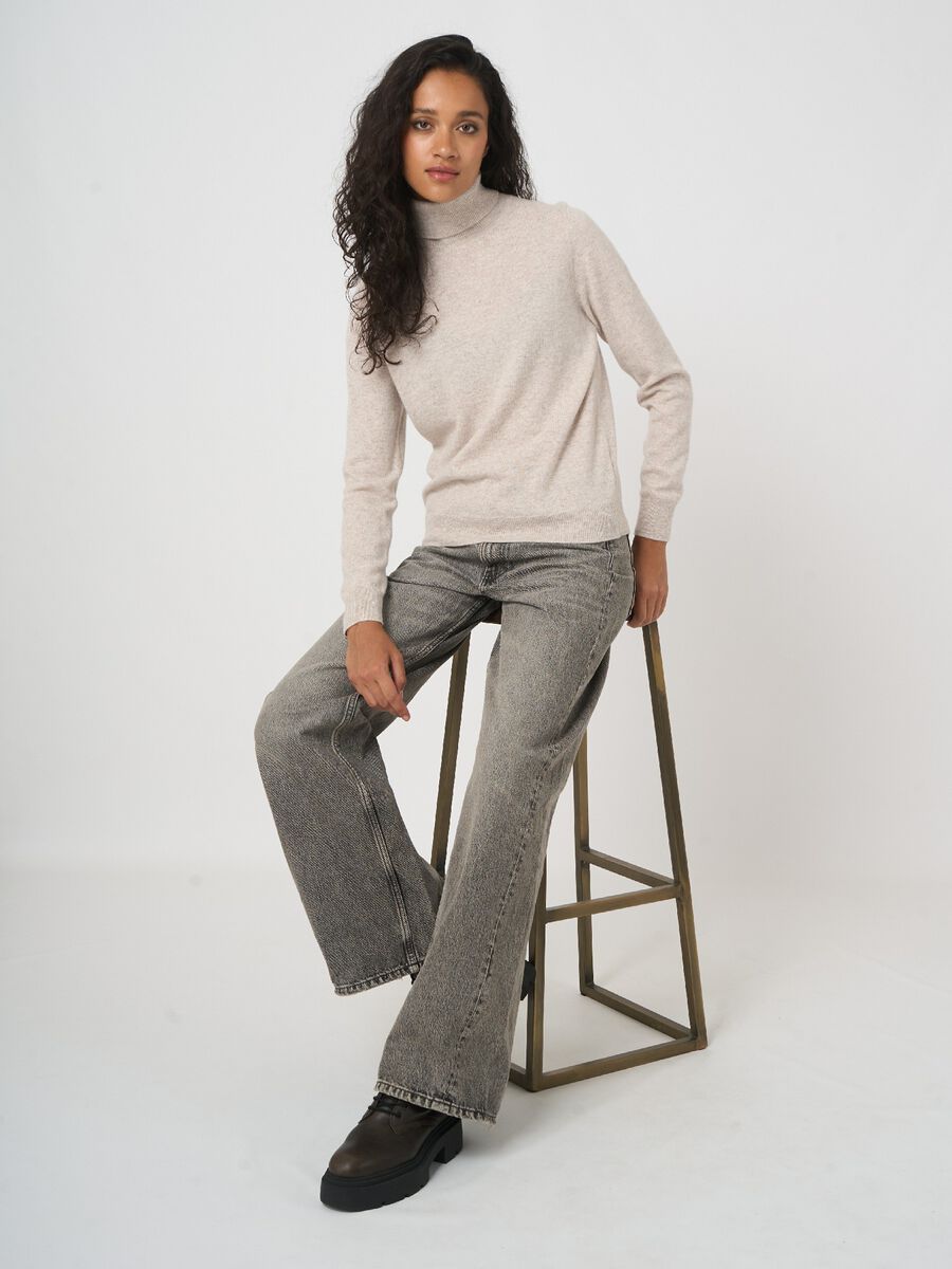 Basic organic cashmere turtleneck sweater image number 0