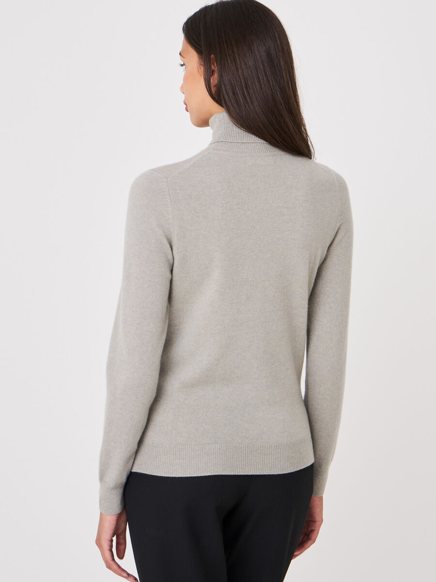 Basic organic cashmere turtleneck sweater image number 80