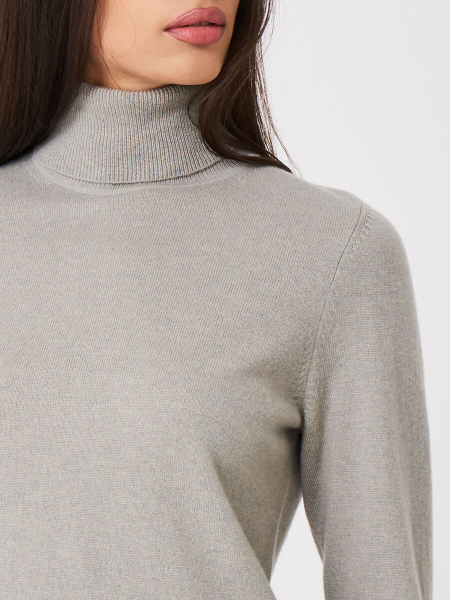 Basic organic cashmere turtleneck sweater image number 81