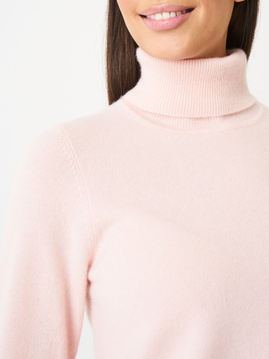 Basic organic cashmere turtleneck sweater image number 105