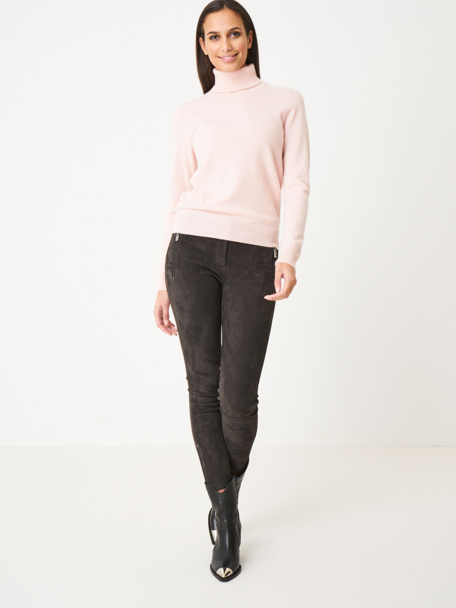 Basic organic cashmere turtleneck sweater image number 106