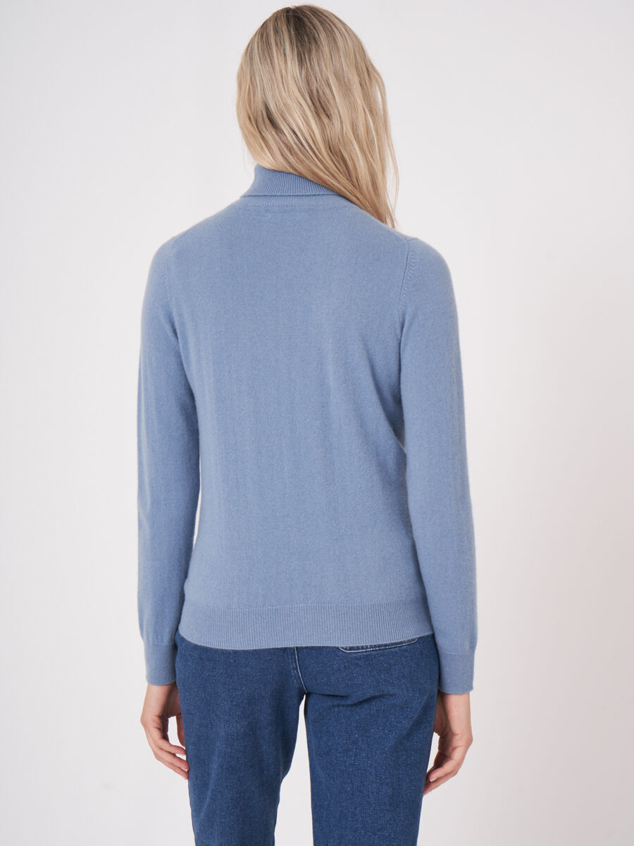 Basic organic cashmere turtleneck sweater image number 1