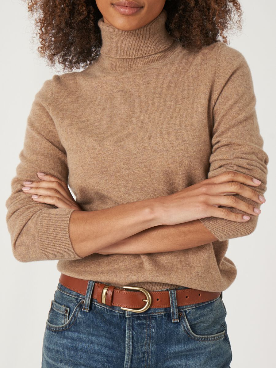 Pull basique à col roulé en cachemire biologique image number 2