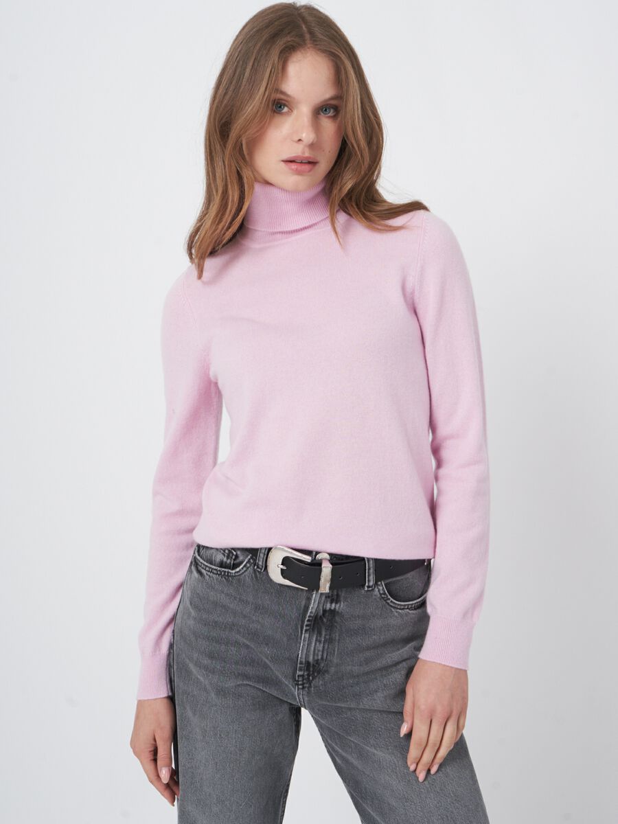 Basic organic cashmere turtleneck sweater image number 39