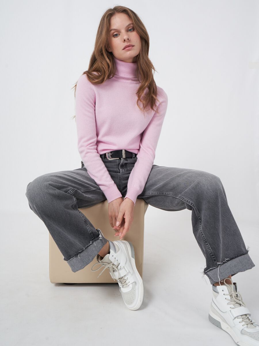 Basic organic cashmere turtleneck sweater image number 38