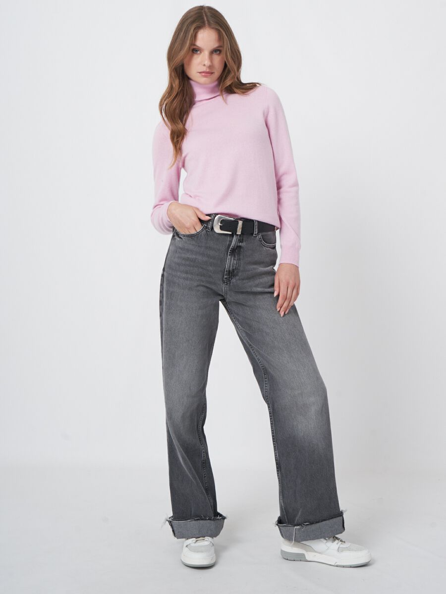 Basic organic cashmere turtleneck sweater image number 43