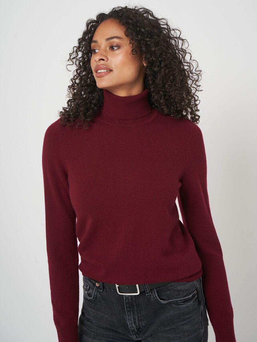 Basic organic cashmere turtleneck sweater image number 2