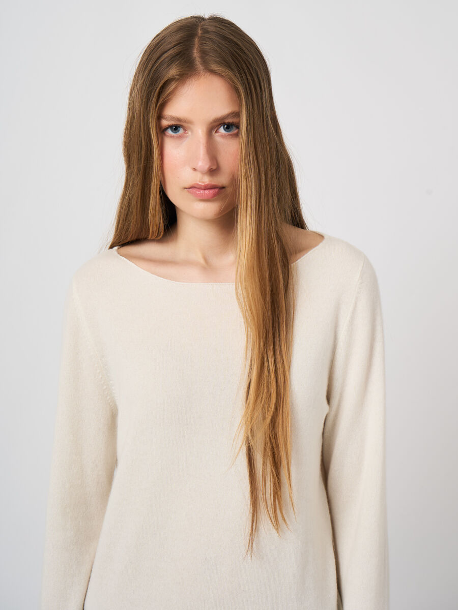 Basic-Pullover mit U-Boot-Ausschnitt aus Bio-Kaschmir image number 0